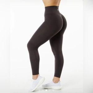 ALPHALETE AMPLIFY LEGGING